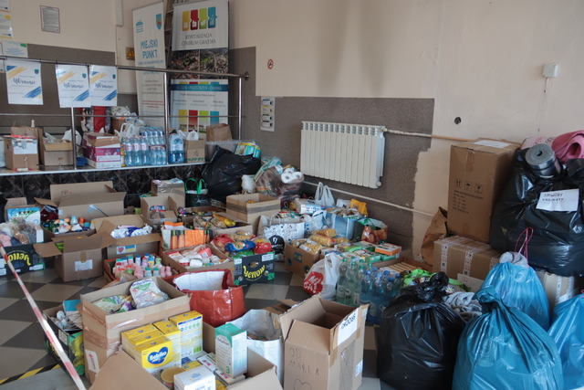 zbiórka darów dla uchodźców z Ukrainy.JPG