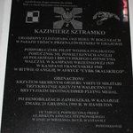 wizyta Sztramko, tablica w kościele Trójcy Przenajświętszej w Grajewie.jpg