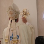 konsekracja kościoła pw. św. Ojca Pio (54).JPG